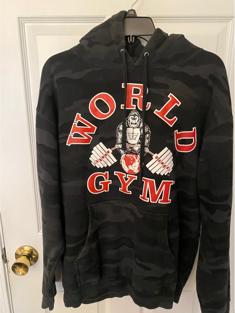 World Gym W850 Classic Muscle Gorilla Pullover Hoodie – Black Camo